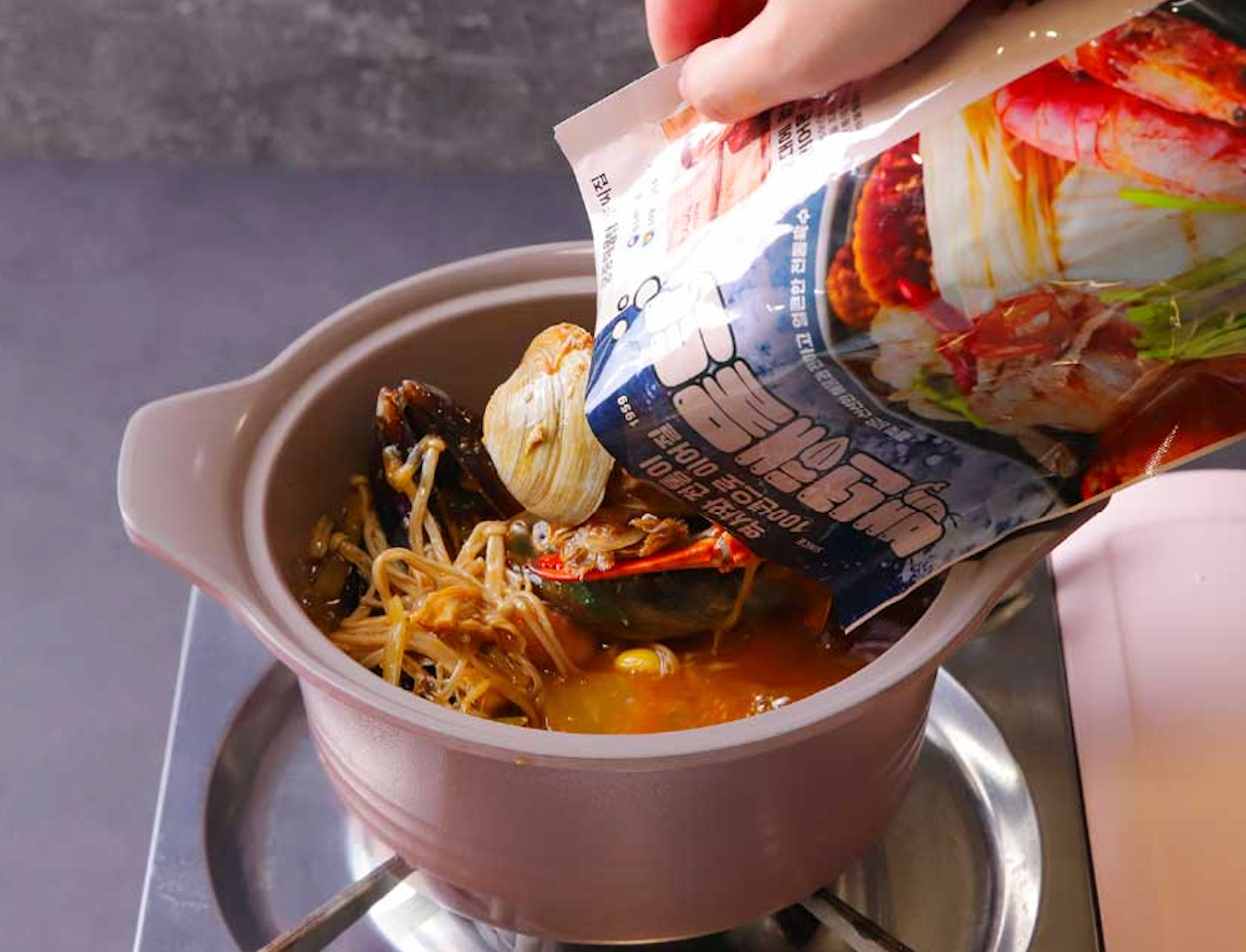 Traditional Korean Seafood Stew🦀🍲 (3ea pack, serves 6)