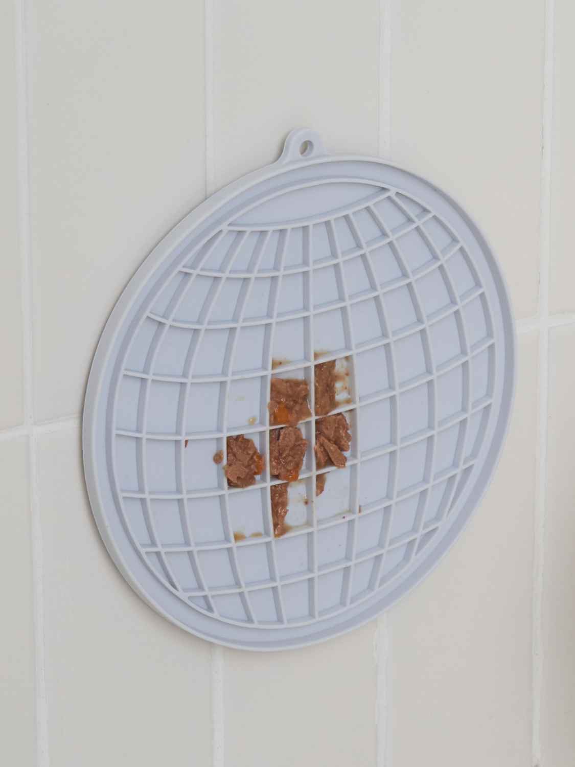 Round suction slow feeder lick pad for dogs